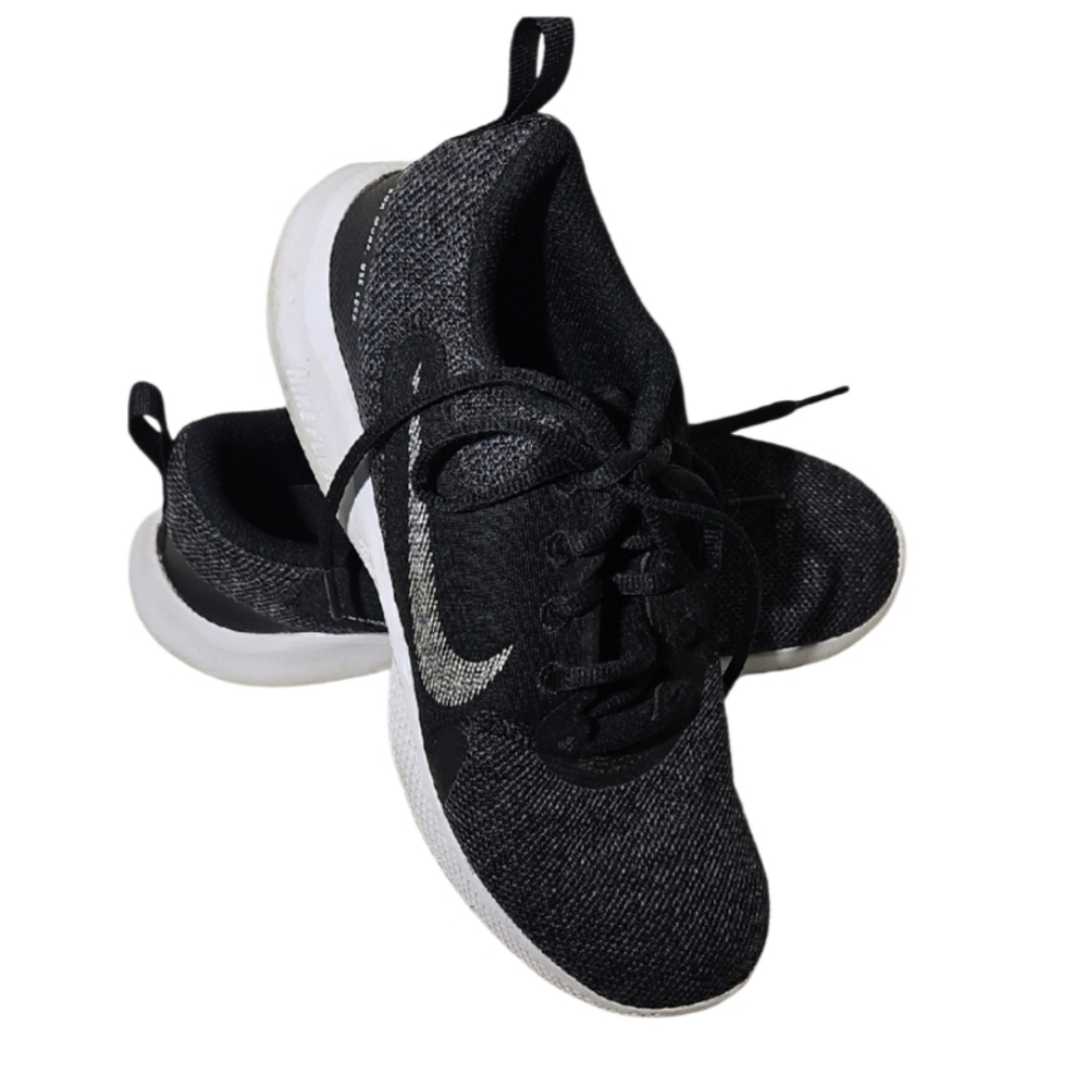 Nike Flex Charcoal and White Running Shoes size 7.5 Consignment item pre-loved